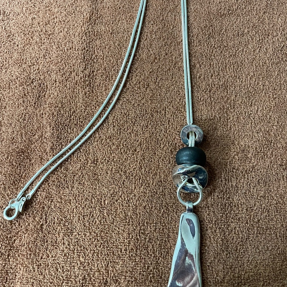 Elegant Silver Pendant Necklace